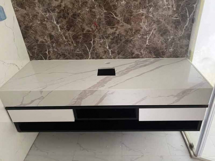 đá trắng vân mây nhân tạo