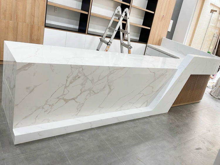 đá trắng vân mây nhân tạo