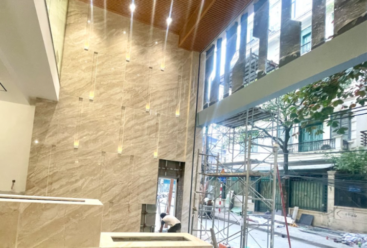 Tường marble vân lớn mang phong cách luxury