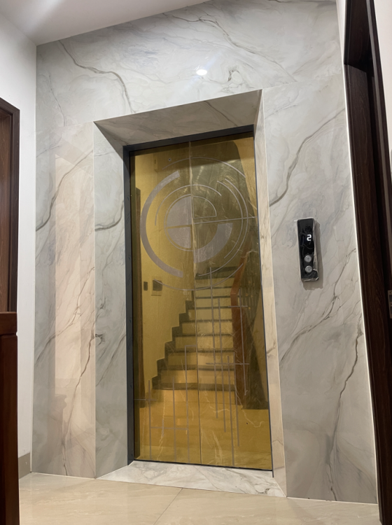 Ốp thang máy bằng đá nung kết – tạo ấn tượng ngay từ ánh nhìn đầu tiên