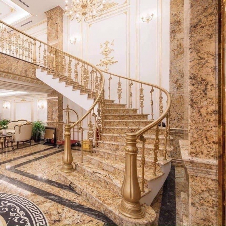 những đường vân tự nhiên sống động, mang lại vẻ đẹp sang trọng, đẳng cấp.