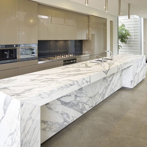 đá marble trắng ý
