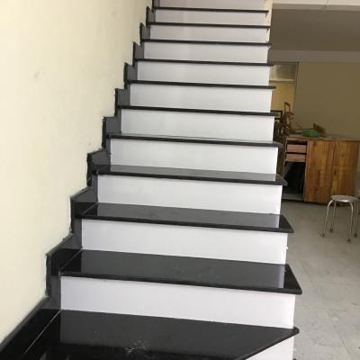 Báo giá cầu thang đá đen cổ trắng mới nhất 