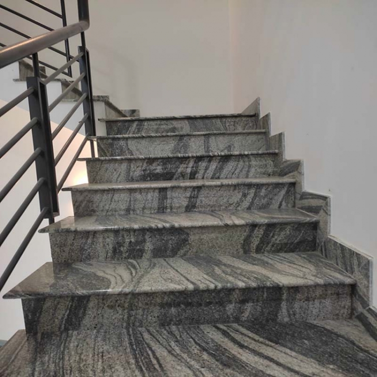 cầu thang đá trắng sa mạc