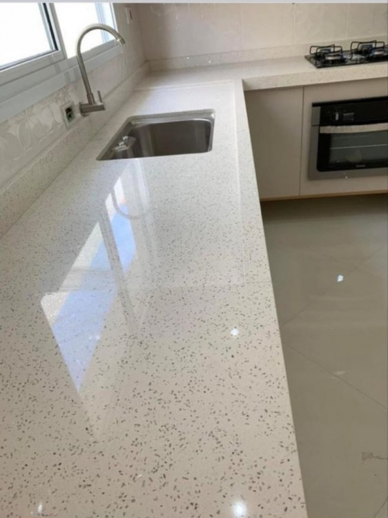 đá bếp kim sa trắng