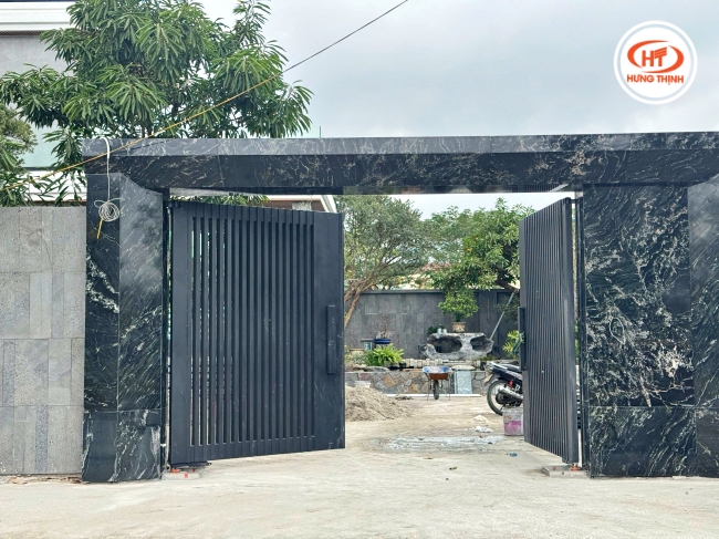 Đá granite Olivia Green ốp mặt tiền tạo điểm nhấn nổi bật với gam xanh sang trọng, giúp công trình trở nên khác biệt và đẳng cấp.