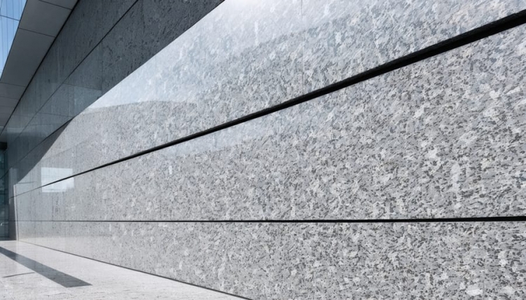 Granite tự nhiên bền màu, chống chịu thời tiết tốt, hạn chế trơn trượt, thích hợp sử dụng cho các khu vực ngoài trời.