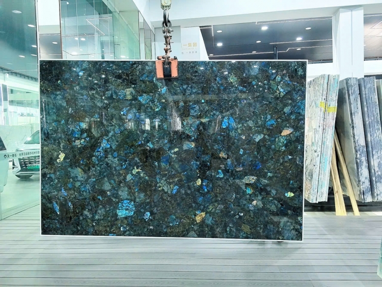 Đá Thạch Anh Phỉ Thúy Mardagasca