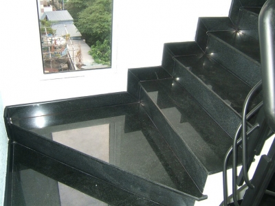 Đá hoa cương đen Campuchia ốp cầu thang 