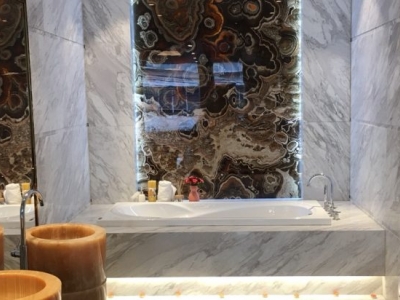 Đá marble tự nhiên ốp phòng tắm