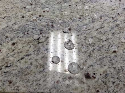 Phủ lớp bảo vệ chống thấm cho đá granite