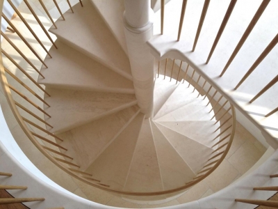 Xu hướng thiết kế đá cầu thang đẹp, bền bỉ cho mọi không gian