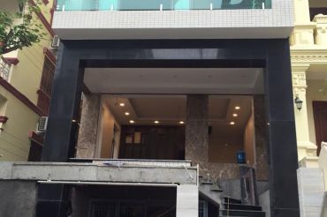 Ốp đá cầu thang nhà ống Hà Nội